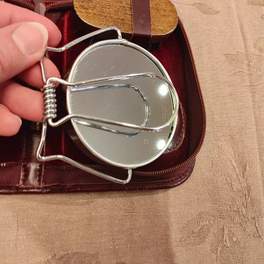 Vintage Toiletry Travel Kit, New with Tags! - Picture 4 of 14